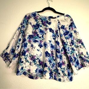 Rose & Olive Floral Women's Top - Blue, White, and Purple. Sz M.